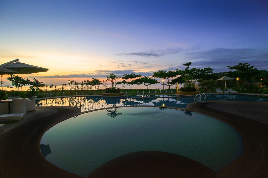 original-Ocean-Cove-Pool-View